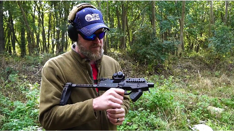 军武向导 B&T MP9冲锋枪